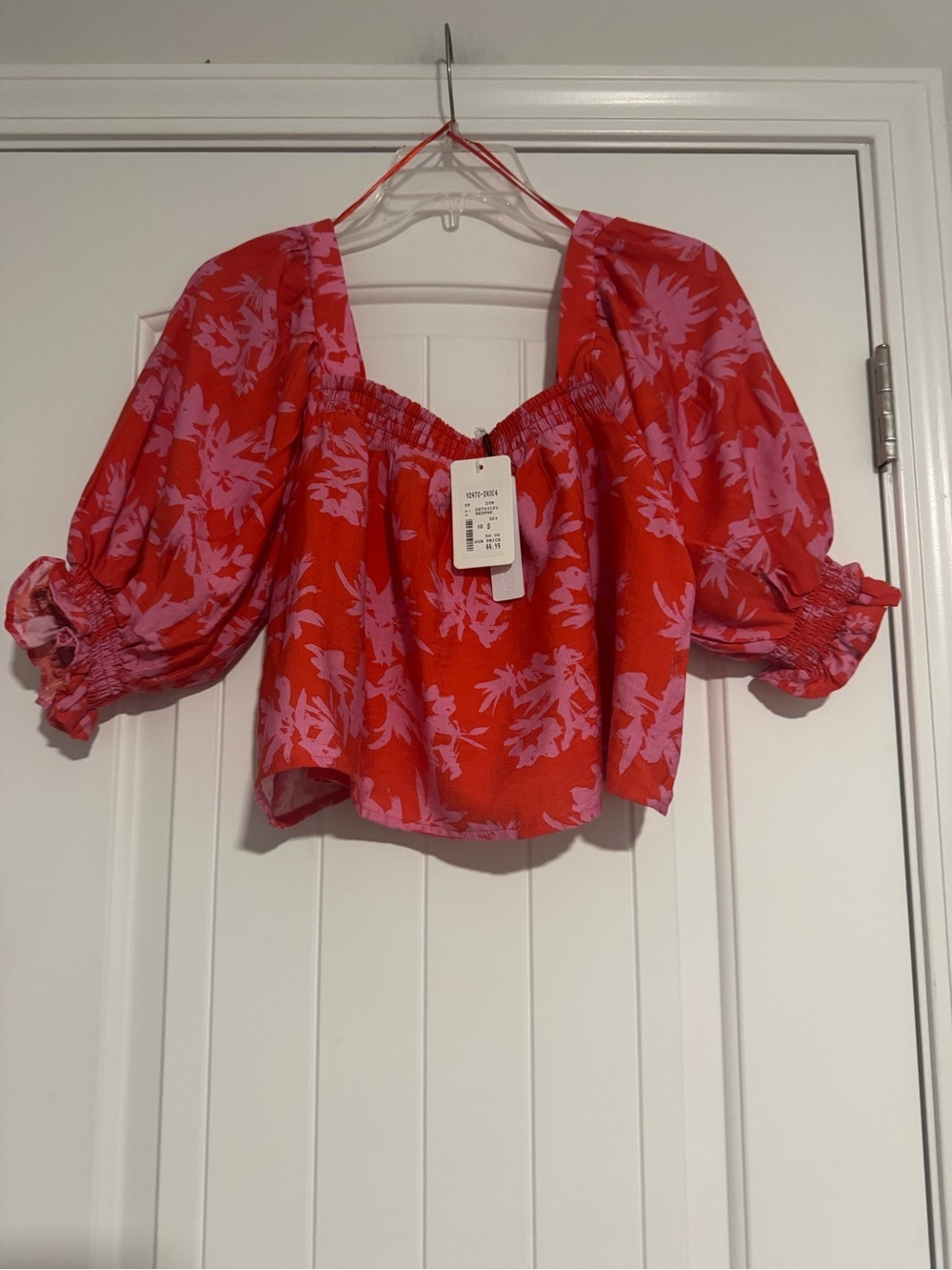 Square-Neck Puff Sleeve Floral Blouse in Coral Pink - Picture 4 of 5